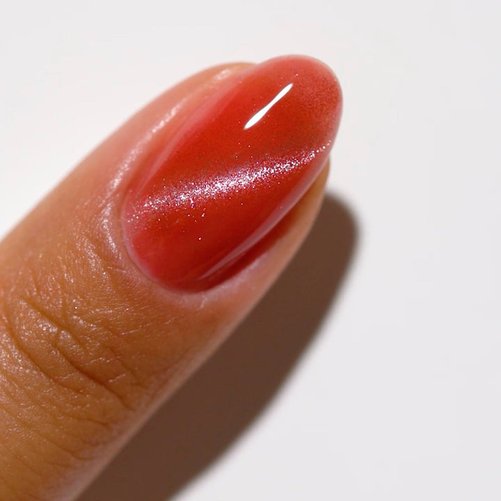 DND 9D Cat Eye Creamy #26 – Cleocatra