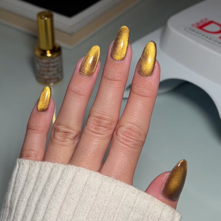 DND 9D Cat Eye Smoothie #10 - Ember Enchantress