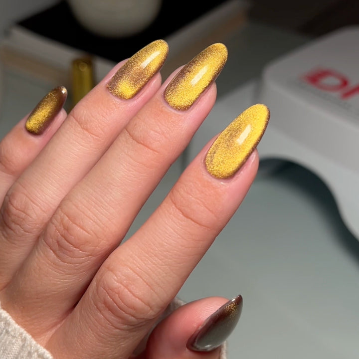 DND 9D Cat Eye Smoothie #10 - Ember Enchantress