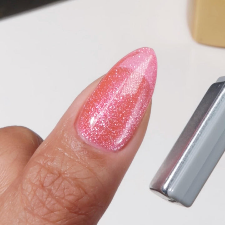 DND DIVA 9D Cat Eye Candy #13 - Lollipop Pounce