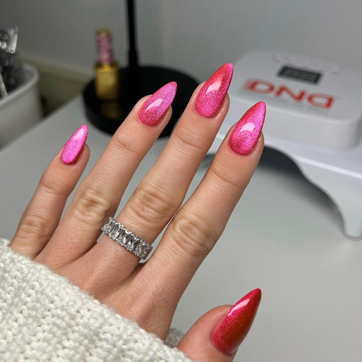 DND DIVA 9D Cat Eye Candy #14 - Hi, Kitty!