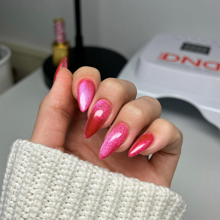 DND DIVA 9D Cat Eye Candy #14 - Hi, Kitty!