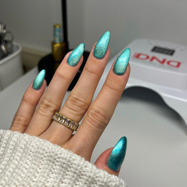 DND DIVA 9D Cat Eye Candy #16 - Saltwater Tabby