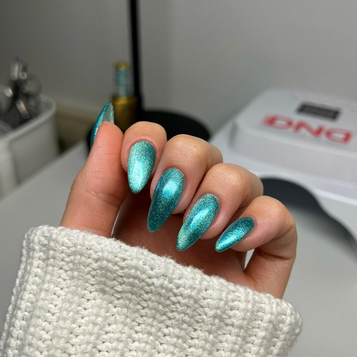 DND DIVA 9D Cat Eye Candy #16 - Saltwater Tabby