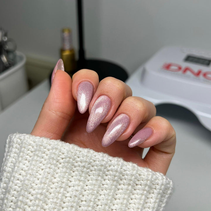 DND DIVA 9D Cat Eye Daydream #28 - Just Kitten