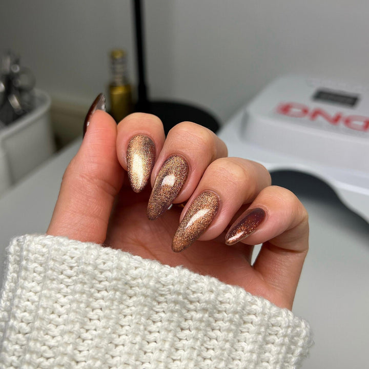 DND DIVA 9D Cat Eye Candy #18 - Toffee Crisp